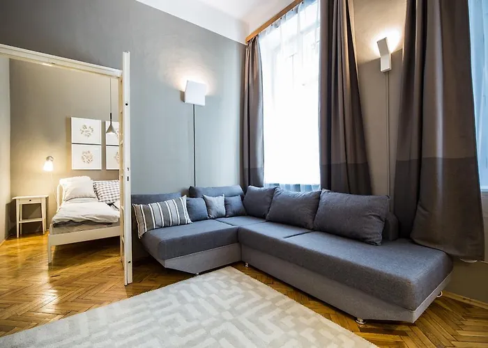 Sous Le Chateau * Budapest